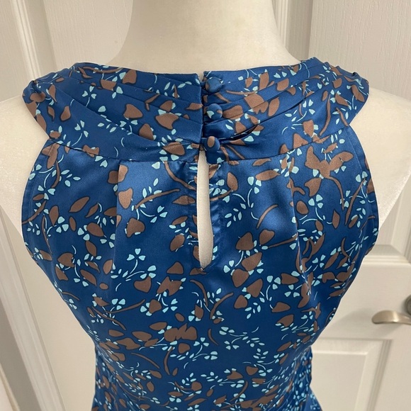 Banana Republic Blue & Grey Cowl Neck Blouse Sleeveless Fitted Sz 6 - Picture 3 of 16